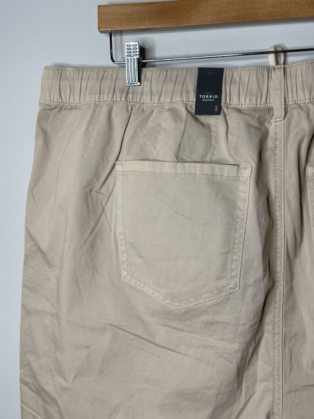 NWT Torrid Weekend Shorts Size 3 Beige Mid Rise Drawstring Plus Size - Picture 10 of 10